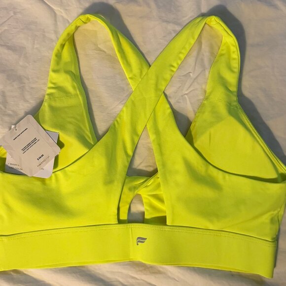 Fabletics - Oasis Twist Medium Impact Sports Bra - Yellow - Picture 3 of 3